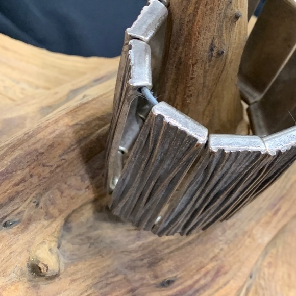 Silver Textured Stretch Bracelet - Picture 2 of 5